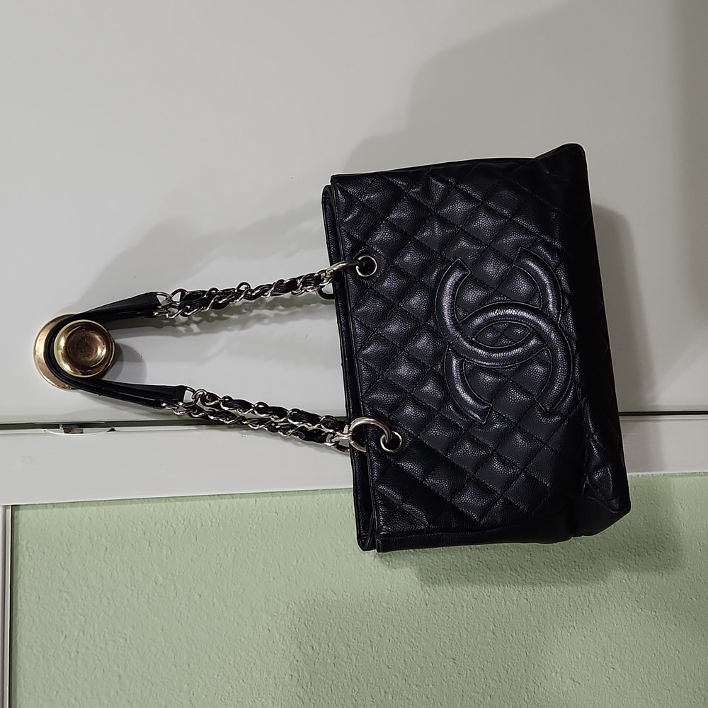 Chanel Grand Shopper